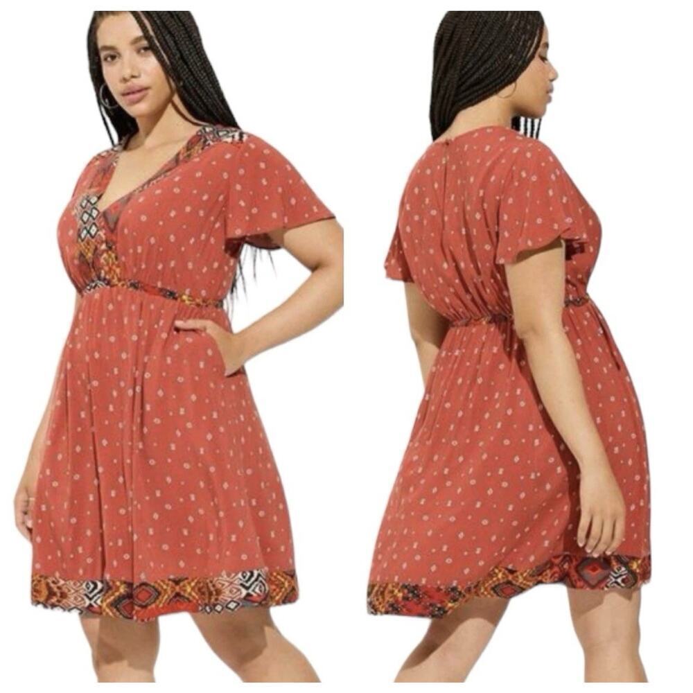 Torrid NWT Mini Challis Boarder Skater Dress Size 3X V-Neck Pockets Boho Tribal - Picture 1 of 16